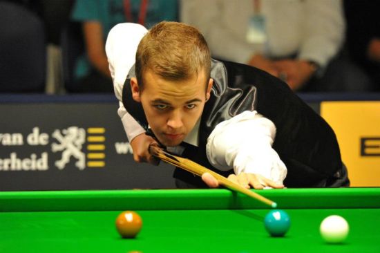 相比之下 相比之下