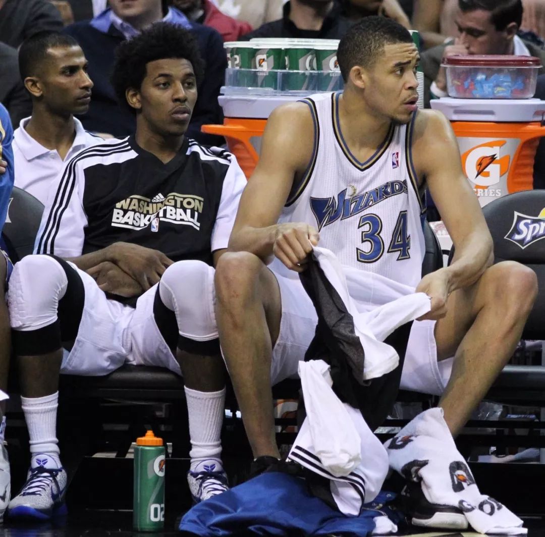 与纵向直塞 与纵向直塞